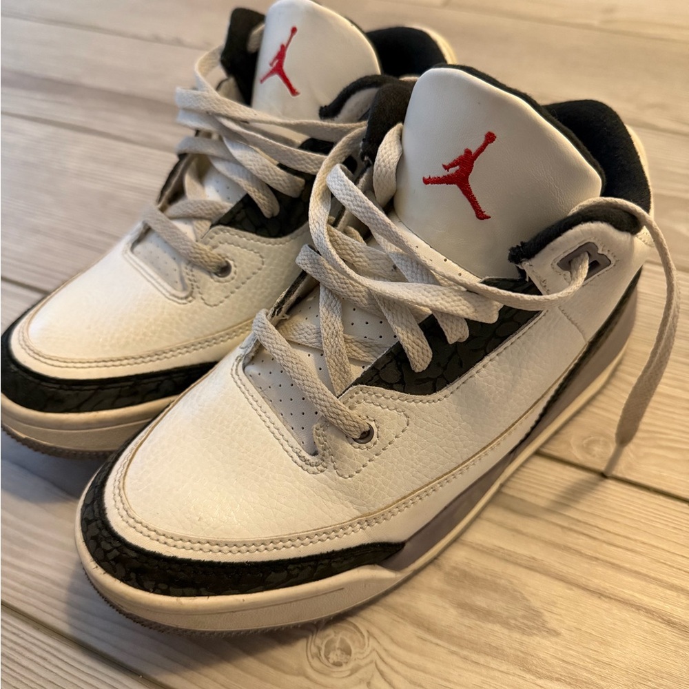 Nike Kids White and Black Sneakers with Red Accents